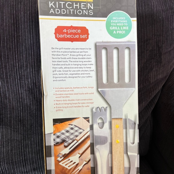 Meridian Point Kitchen Addition 4-piece barbecue set - Picture 2 of 3